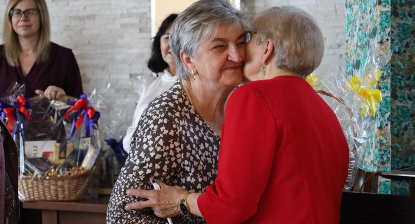  Międzynarodowy Dzień Inwalidów i Dzień Matki. Radomszczańscy seniorzy świętowali