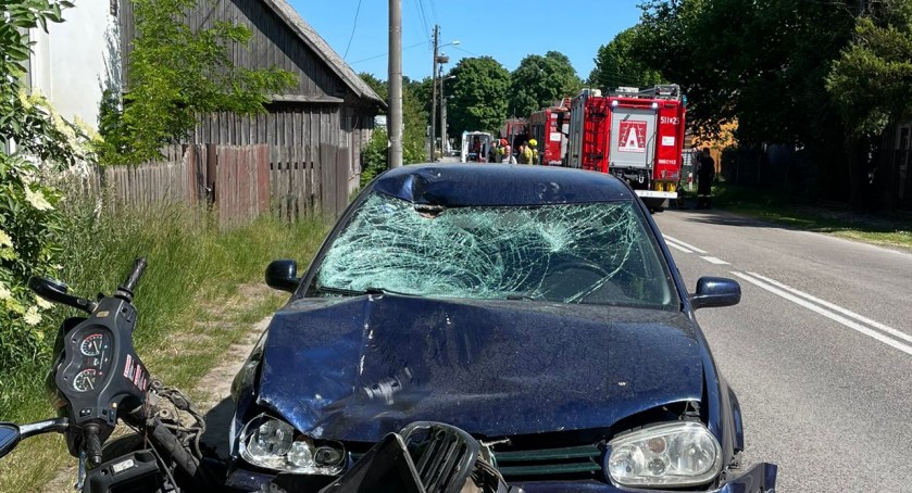 Wypadek w Silnicy w gminie Żytno. Motorowerzysta zderzył się z samochodem osobowym 