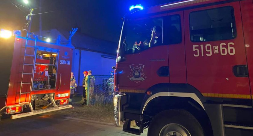 Chrzanowice w gminie Gomunice. Strażacy wezwani do pożaru sadzy 