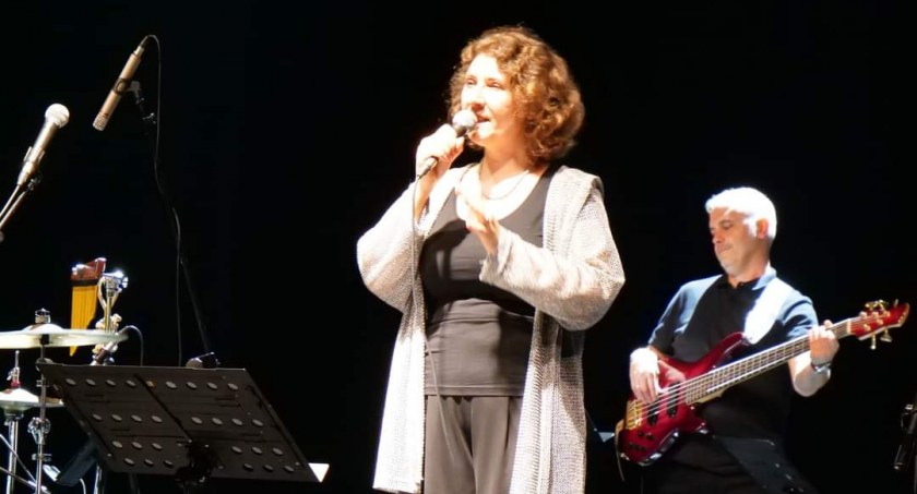 Zespół Impast na scenie Miejskiego Domu Kultury. Koncert poezji śpiewanej w ramach Dni Rodziny 