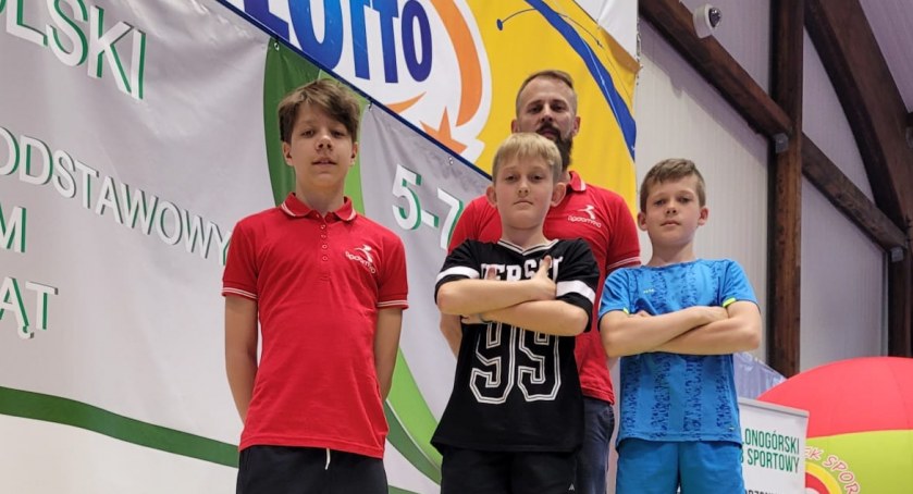 Drużyna chłopców z PSP nr 7 zajęła 12. miejsce w Mistrzostwach Polski w Tenisie Stołowym