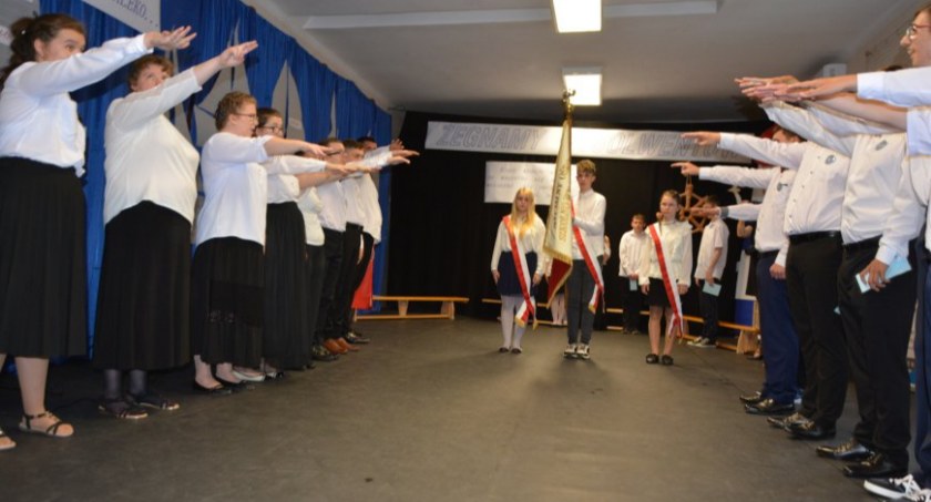 Uroczyste zakończenie nauki podopiecznych Szkoły Specjalnej Przysposobienia do Pracy w SOSW