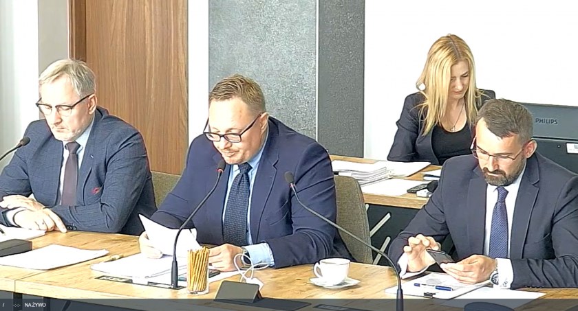 Dyskusja o raporcie o stanie miasta za 2022 rok. Kamil Bugdal: - To siedem tłustych lat, to siedem szczęśliwych lat
