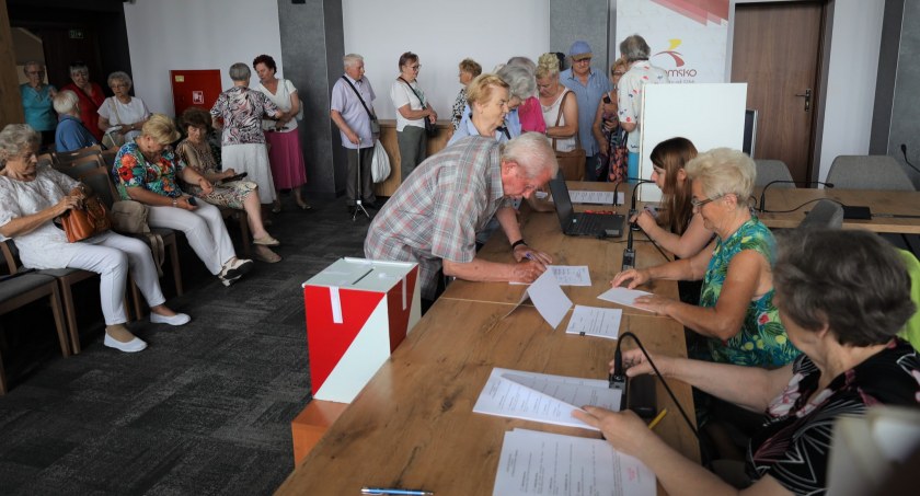Radomszczanie wybrali swoich przedstawicieli do Miejskiej Rady Seniorów. Znamy już pięć osób, które otrzymały najwięcej głosów