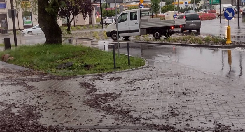 [WIDEO] Czytelniczka: Skończył mnie się chodnik... Ciekawe, kiedy zaczniemy zbierać dary dla powodzian...