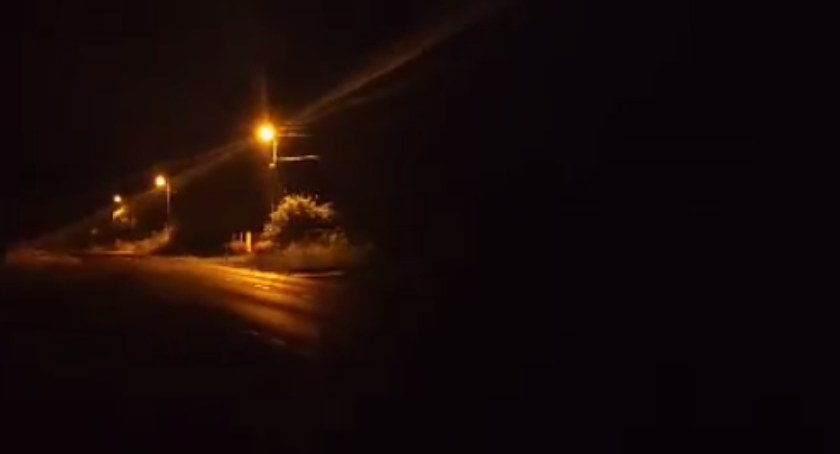 [WIDEO] Pan Robert, mieszkaniec ulicy Przedborskiej: - Proszę państwa, tak to wygląda dwa dni po wymianie żarówek