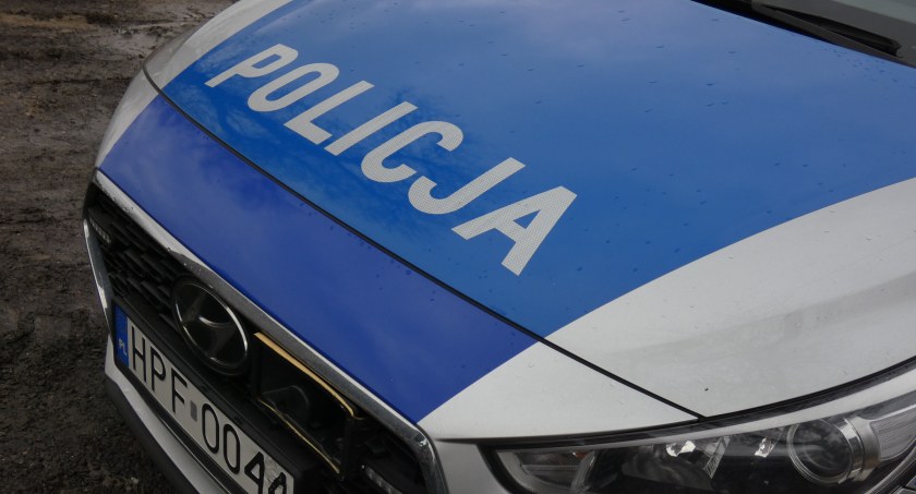 Zderzenie opla z fiatem na skrzyżowaniu ulicy Brzeźnickiej z ks. Kościowa. Winna 28-letnia radomszczanka