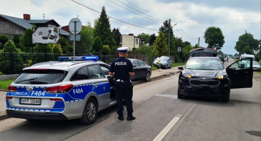 Wypadek w Pławnie. Kierowca audi wymusił pierwszeństwo przejazdu na kierującej kią