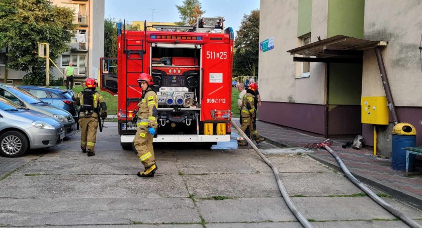 W bloku przy Armii Krajowej pojawił się dym, wezwano straż. Dyżurny wysłał na miejsce trzy jednostki