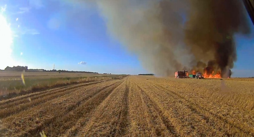 Straż pożarna alarmuje: Zadbaj o bezpieczne żniwa. Statystyki pożarów w rolnictwie są wysokie