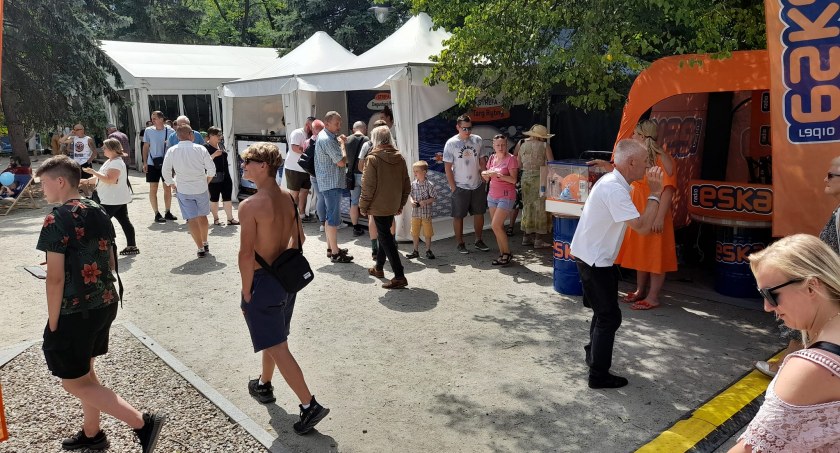 Grube ryby w parku Świętojańskim czyli Wolin z rybą na talerzu w Radomsku