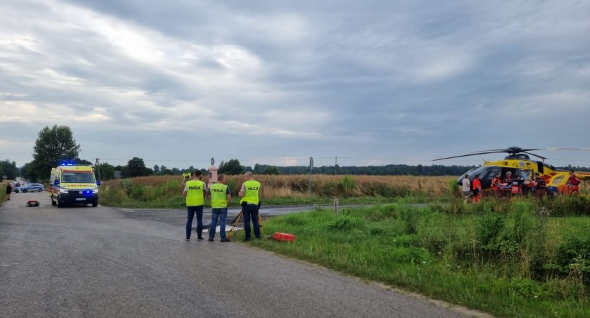 Aktualizacja! 38-letni mężczyzna nie ustąpił pierwszeństwa. Mimo udzielonej pomocy nie udało się go uratować