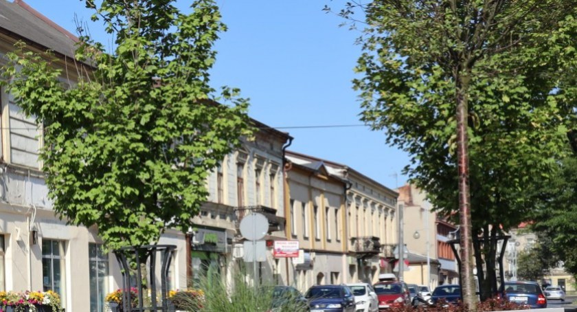 Raport: Radomsko to miasto z malejącym potencjałem. „Jak to możliwe, że wersja urzędowa i dane tak się rozjeżdżają