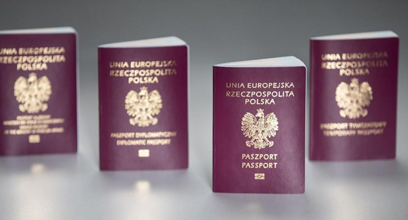 Przedwyborcze biuro paszportowe. Będzie otwarcie, ale zupełnym przypadkiem w środku kampanii
