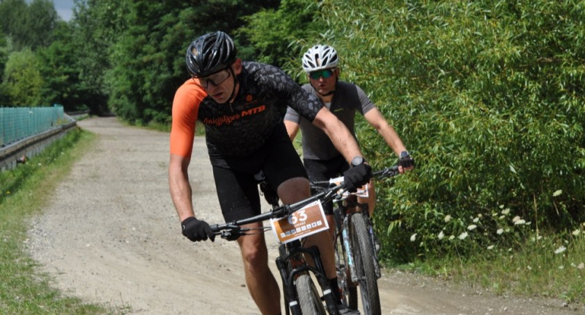 W Kamieńsku było rowerowo i rekordowo. Ponad 200 zawodniczek i zawodników na starcie MTB Kamieńsk 2023