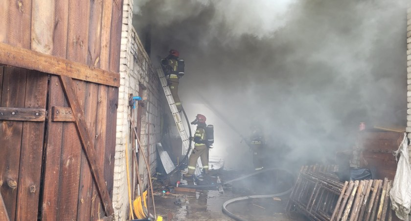 Początek sierpnia pracowity dla strażaków. W ciągu dwóch dni interweniowali sześć razy, użyto 12 wozów