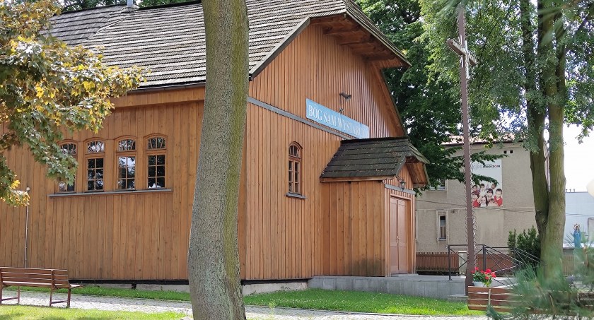 Parafianin: Ksiądz sprzedał działkę, na którą się składaliśmy. Gdzie są te pieniądze? Proboszcz Hernoga: Jestem na urlopie