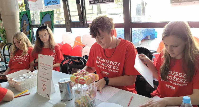 Pani Edyta: Kiedy już wypełni się formularz, cała procedura zajmuje tylko kilka minut. Zarejestrowałam się w DKMS-ie