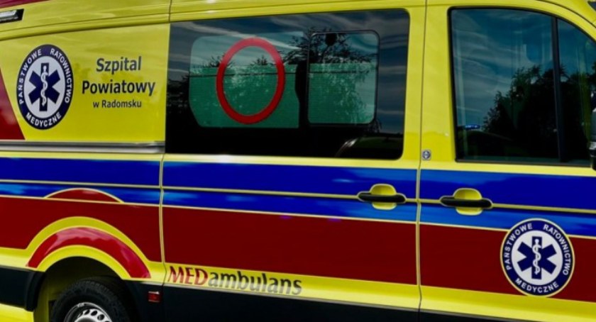 Radomszczanin skoczył na główkę do... półtorametrowego basenu. Wyciągnęli go strażacy, został odwieziony do szpitala