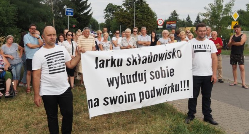 [WIDEO, ZDJĘCIA] Mieszkańcy ulicy Zgody protestują: 