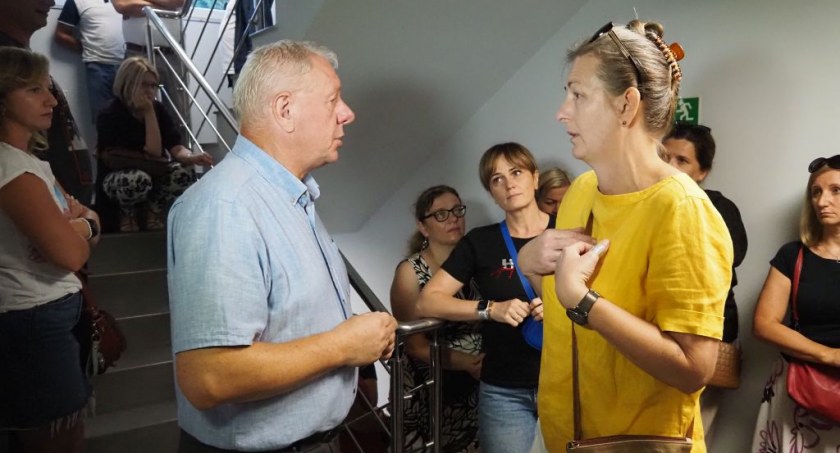 [WIDEO, ZDJĘCIA] Mechanik. Nauczyciele i rodzice: Powierzcie obowiązki Ewie Grodzickiej. Zarząd powiatu: Nie przyjęła propozycji