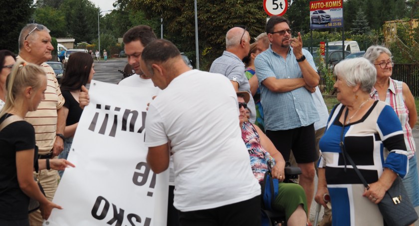 Rozmawiamy z mieszkańcami ul. Zgody: - Ci politycy to mają nas gdzieś