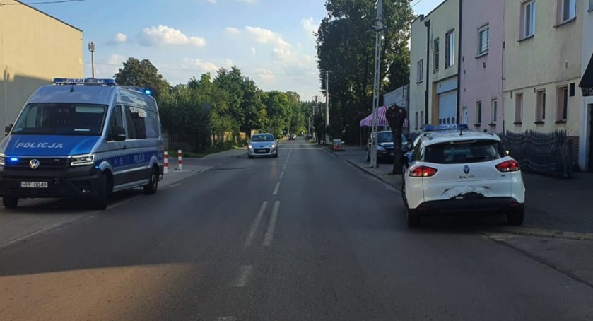 42-latek na rowerze elektrycznym najprawdopodobniej wymusił pierwszeństwo przejazdu na 32-letniej kobiecie kierującej renault