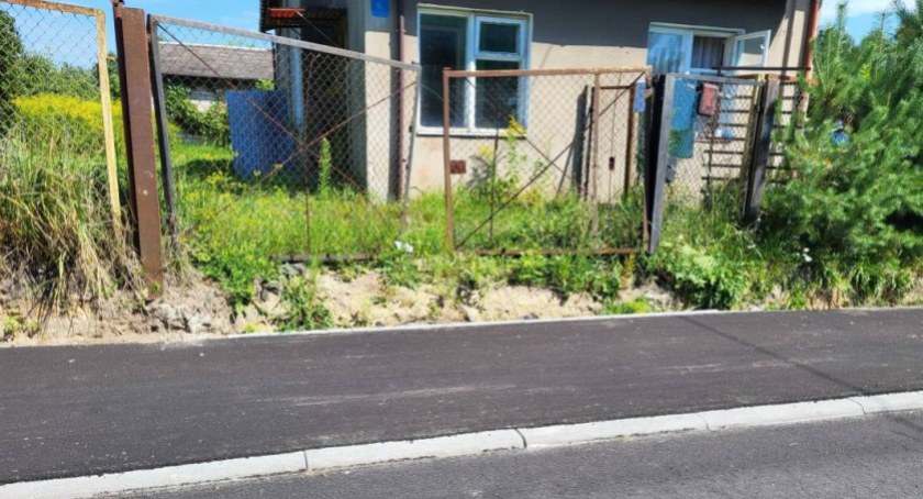 Czytelnicy zgłaszają, urząd miasta odpowiada. W sprawie Szarych Szeregów i ulicy Mochnackiego
