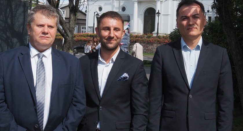 „Duopol PiS/PO niszczy debatę publiczną i więzi międzyludzkie