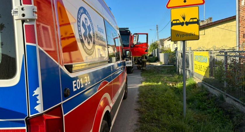 W domu w Okrajszowie wybuchła butla z gazem i spowodowała pożar. Poszkodowana została 84-latka