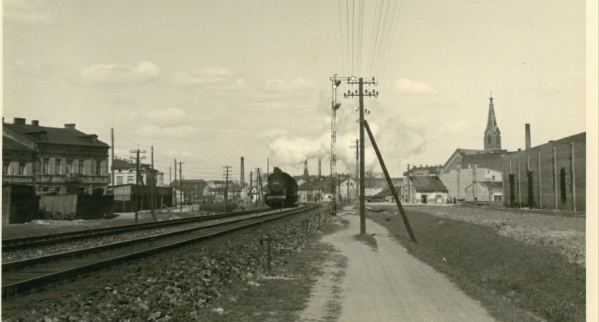 [Historia Gazetą pisana] Zabił kamieniem kolegę, Na sesji wyjazdowej w Radomsku toczył się proces przeciwko 16-letniemu Henrykowi K.