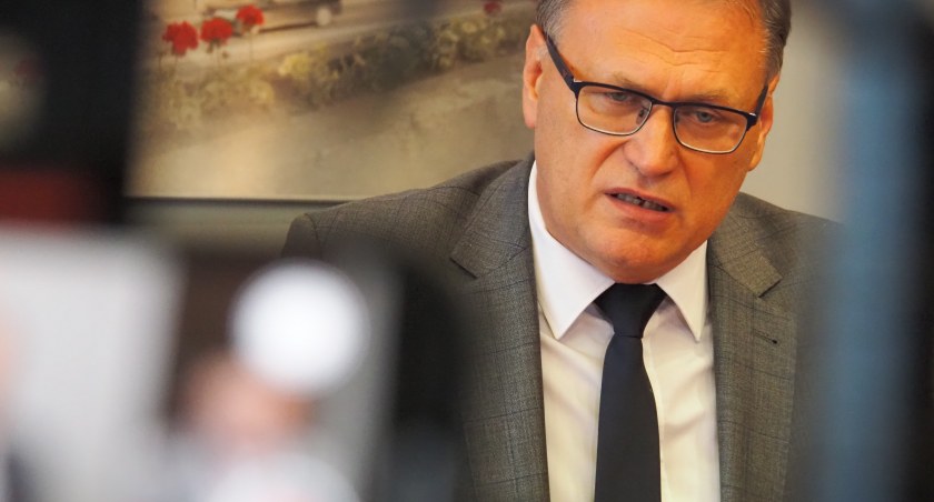 Łuszczyn komentuje: Władza posłucha, ale czy odpowie? Kto wyłoży forsę na wkład własny w projekt?