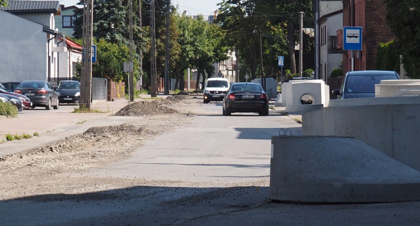 Wysyp remontów, idą wybory. Ryją, kopią, układają, wylewają...