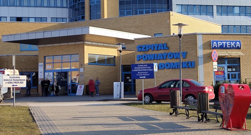 Dyrektor szpitala szuka kierownika pediatrii. I pięciu lekarzy na ten oddział. To kolejne podejście