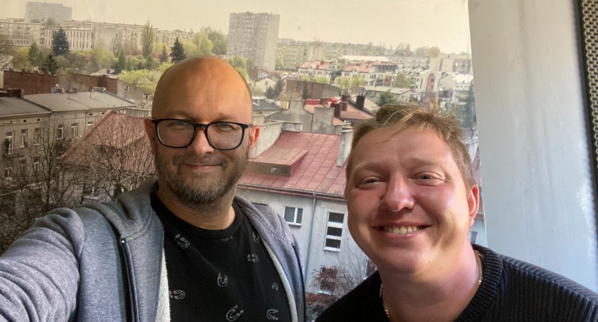 O zniechęconym ludzie i ocieplonym wizerunku instalacji [Podcast Dwaj Panowie AA]