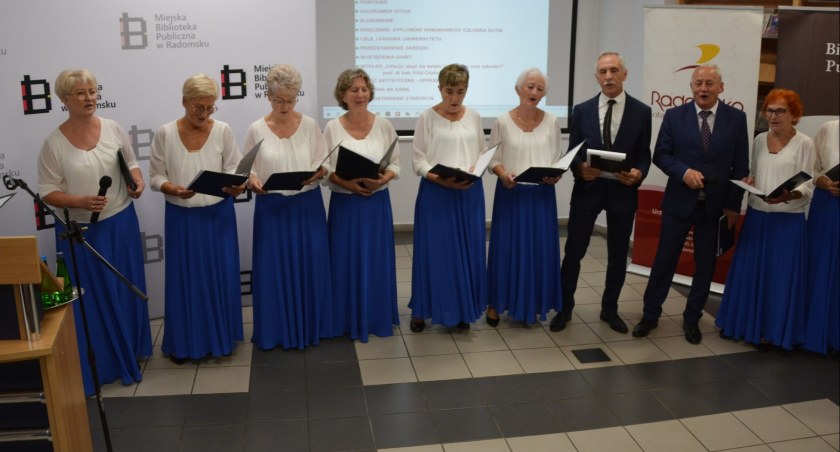 Radomszczański Uniwersytet Trzeciego Wieku Wiem Więcej rozpoczął rok akademicki. Anna Kapuściarek przedstawiła ofertę zajęć