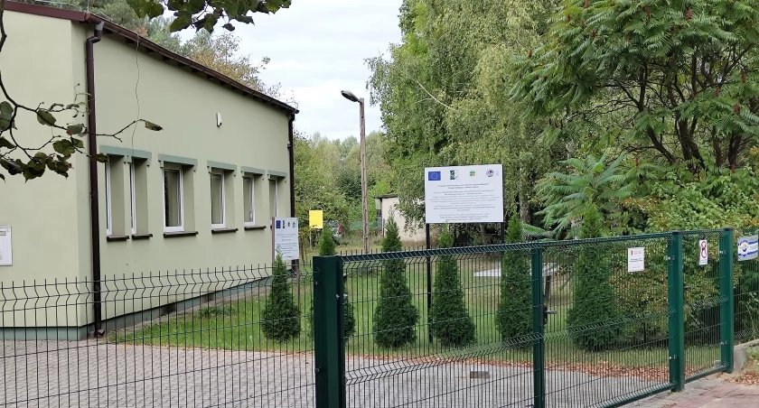 Cichy zarobek dla radnego. A umowa na ojca, córkę lub zięcia. To już jest powszechne