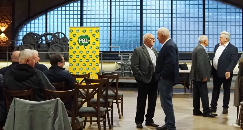 Klimczak (PSL): „Orlen kupuje sobie gazety, a polskie firmy są sprzedawane Chińczykom, Duńczykom i Austriakom