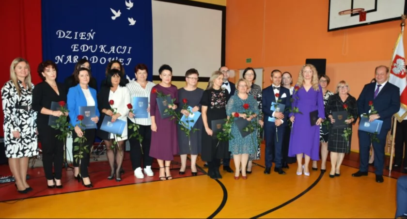 Powiatowy Dzień Edukacji Narodowej w I LO. Były życzenia, nagrody i wyróżnienia