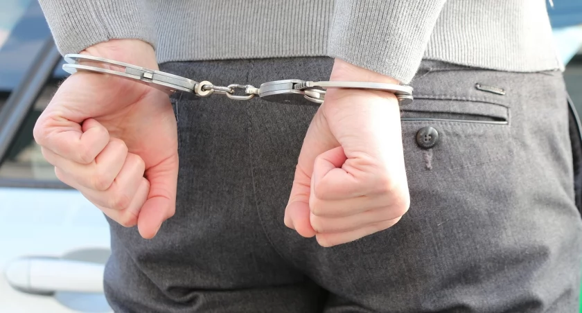 Radomszczańscy policjanci jednego dnia zatrzymali pięciu poszukiwanych mężczyzn, którzy sami powinni zgłosić się do więzienia