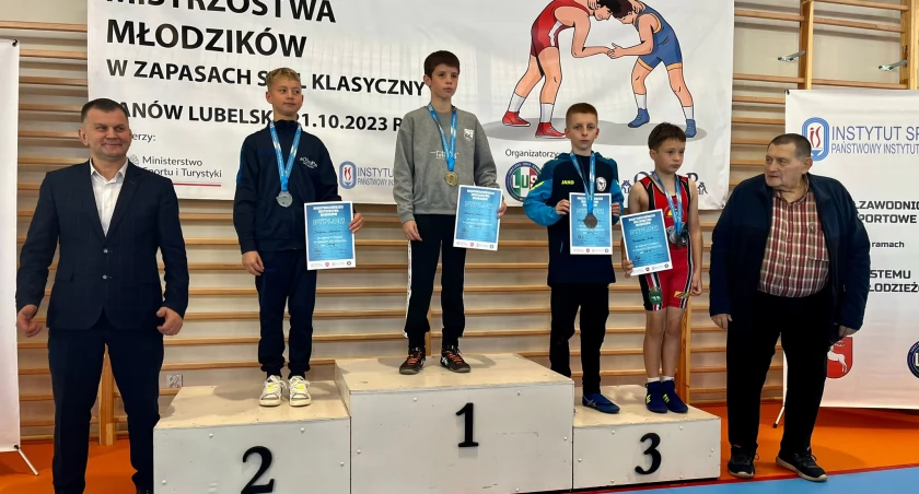 Dwa medale zawodników UKS-u Zapaśników na Międzywojewódzkich Mistrzostwa Młodzików w Janowie Lubelskim