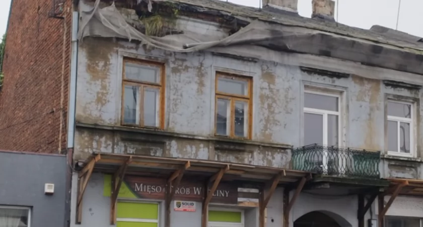 Czytelniczka: - Tak niszczeją stare kamienice w centrum Radomska. Zastąpią je blaszane markety. Wielka szkoda