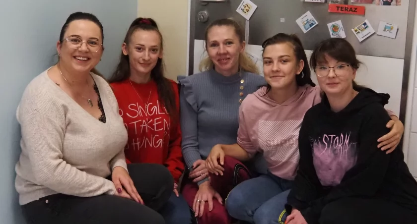 Antoś i wymigane słowa: Sześć opiekunek nauczyło się migowego, by porozumiewać się z przedszkolakiem