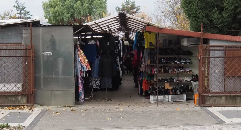 Takie ryneczki niedługo znikną. Czy bazarek na Żeromskiego przetrwa remonty w mieście?