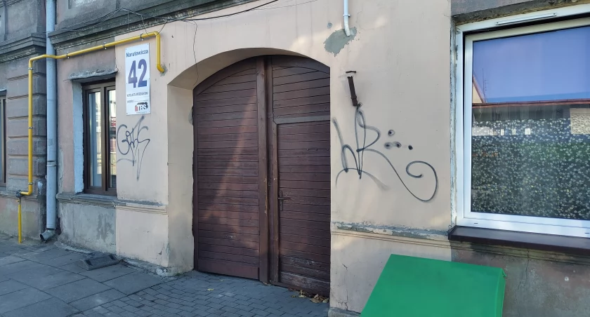 Radomszczanka: Mam dwoje małych dzieci, a w mieszkaniu jest 13 stopni. TBS: Mieszkańcy byli o wszystkim informowani
