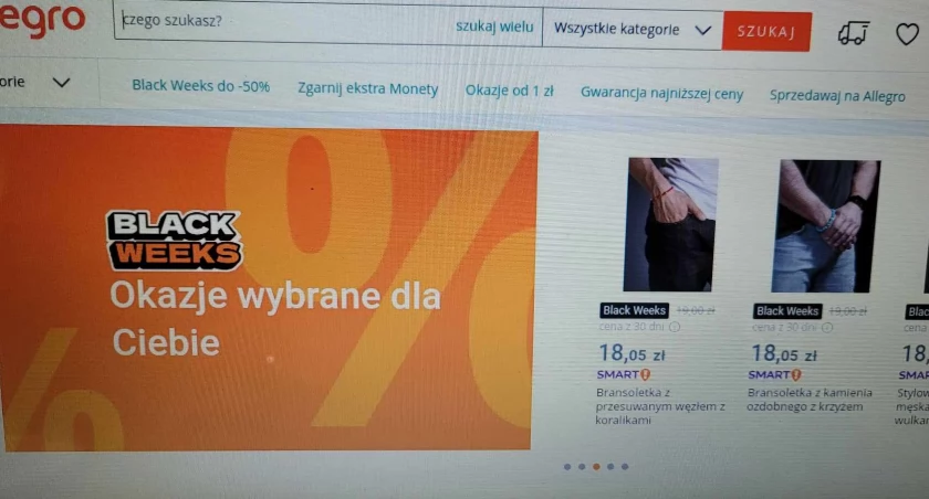 Policjanci apelują o ostrożność podczas internetowych zakupów. Przedświąteczny szał jest okazją dla oszustów