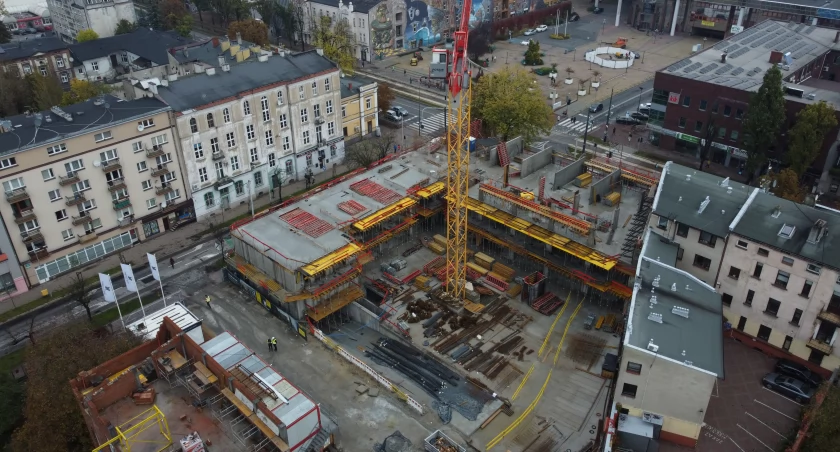 Stacja Kopernik w Częstochowie. Nowy budynek w samym sercu miasta pnie się w górę
