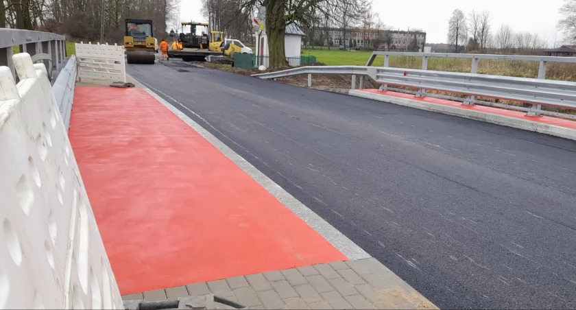 Most w Kraszewicach. Stary rozebrano, nowy powstał z prefabrykowanych elementów skrzynkowych