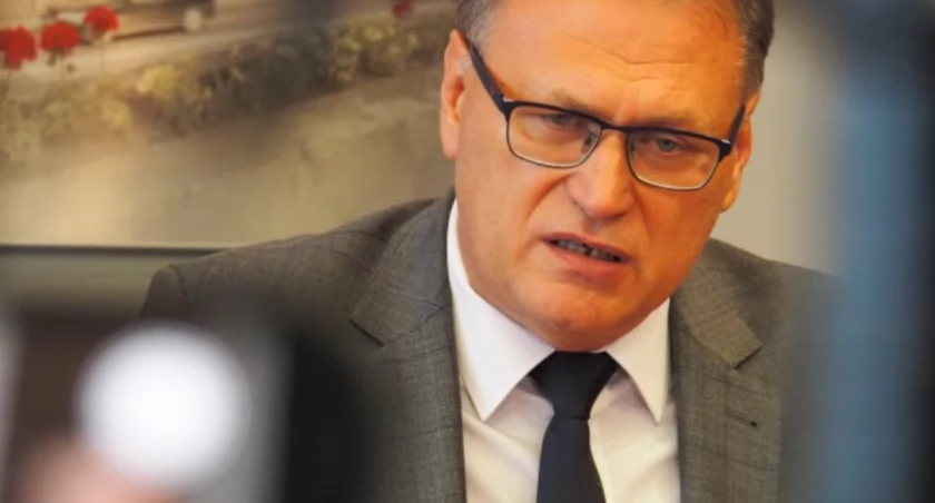 Łuszczyn komentuje: Czas czekania. Kto do kogo w Radomsku w polityczne konkury chadzał?