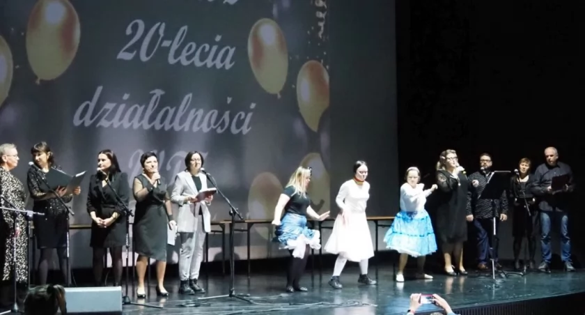 [WIDEO, ZDJĘCIA] Jubileusz 20-lecia Warsztatów Terapii Zajęciowych Chrześcijańskiego Stowarzyszenia Dobroczynnego przy ulicy Kopiec 17